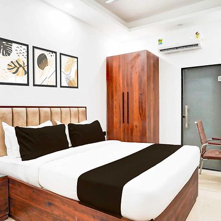 Super Hotel O Global New Delhi Exterior foto