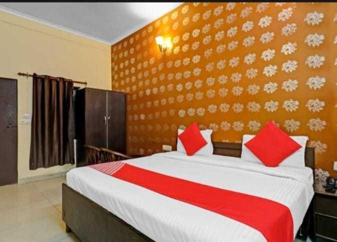 Super Hotel O Global New Delhi Exterior foto