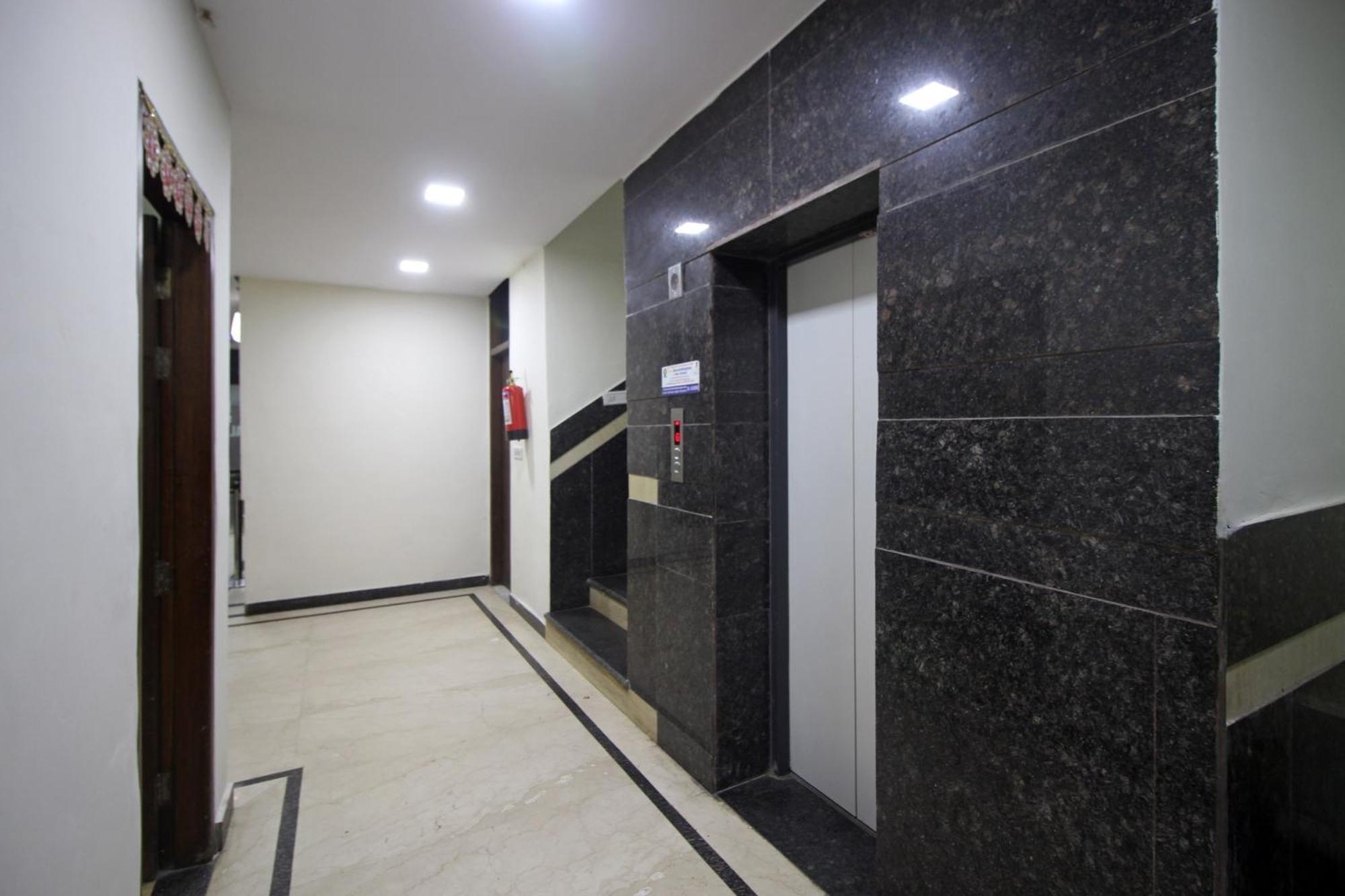 Super Hotel O Global New Delhi Exterior foto