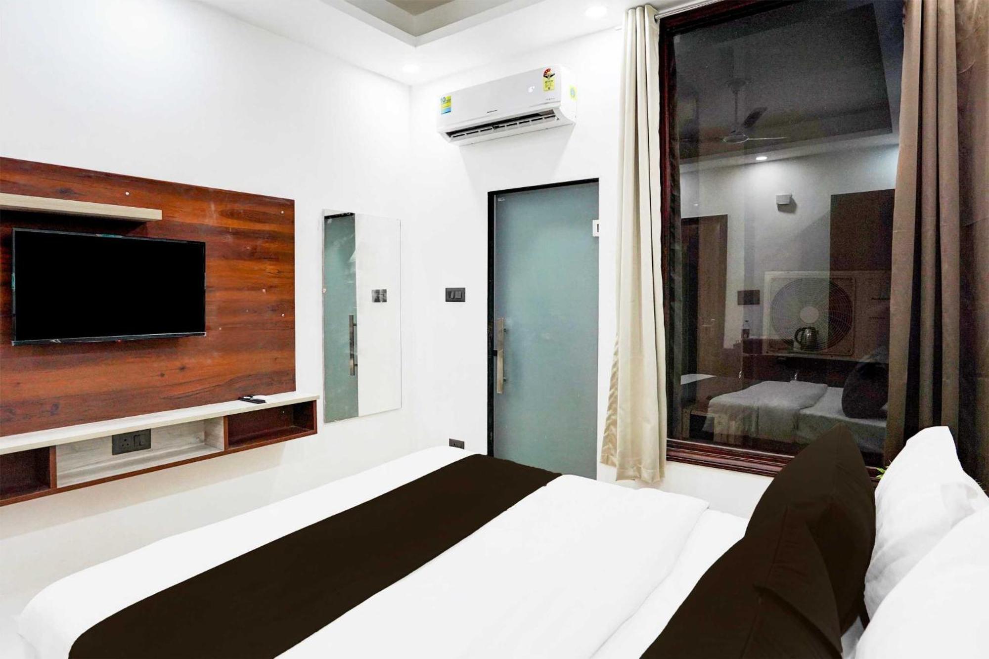 Super Hotel O Global New Delhi Exterior foto