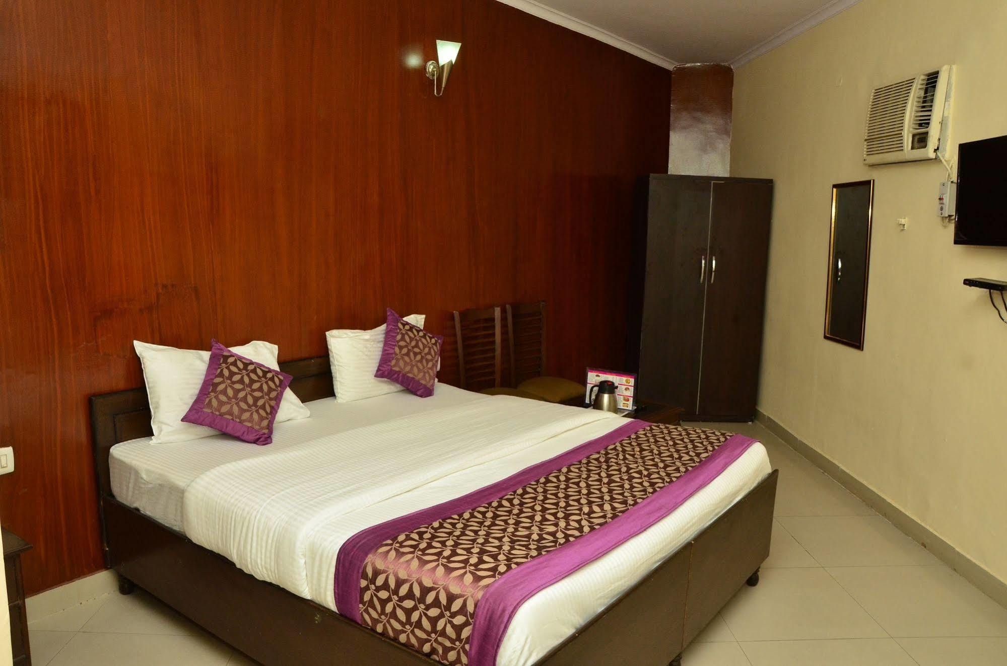 Super Hotel O Global New Delhi Exterior foto