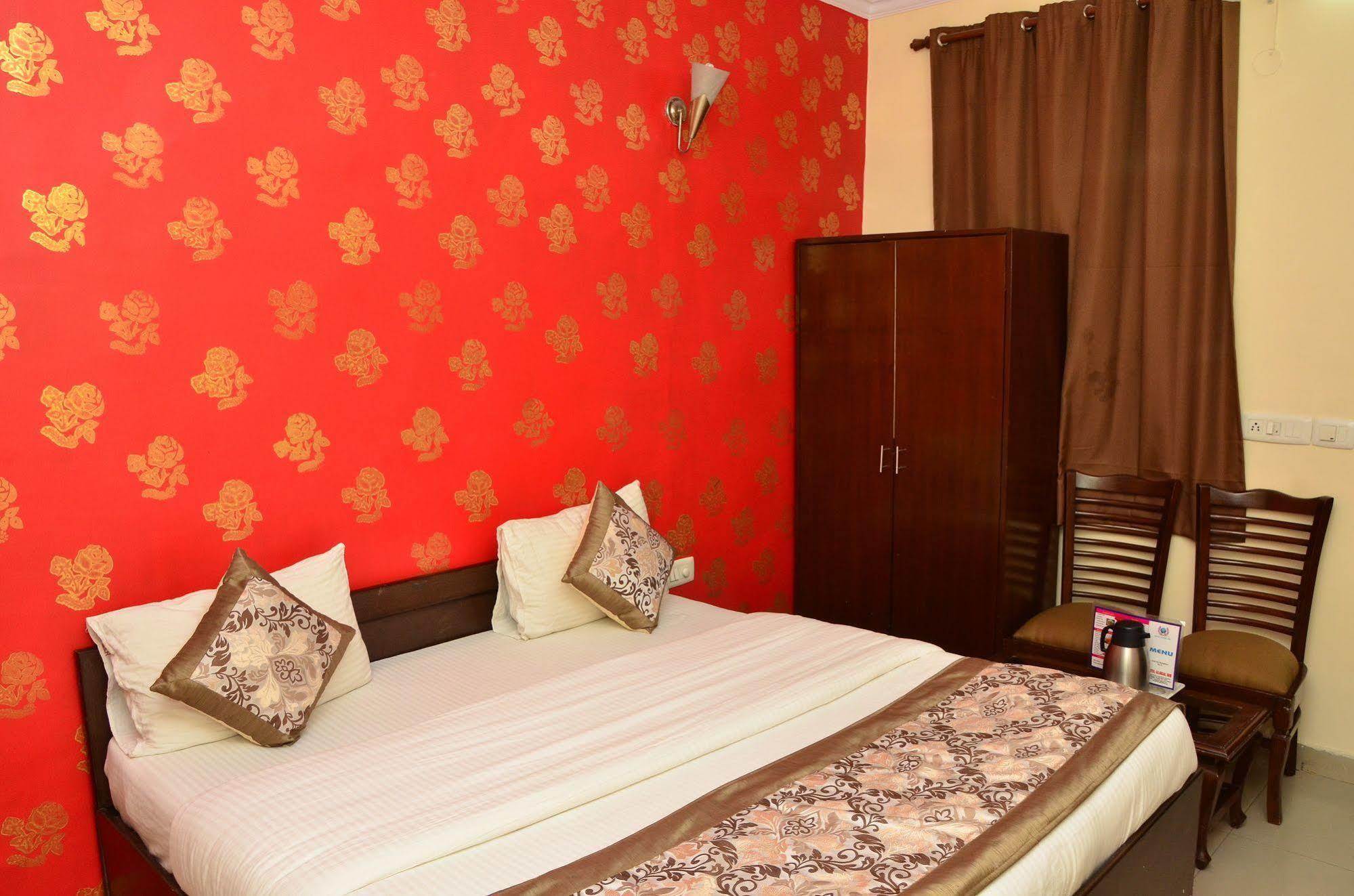 Super Hotel O Global New Delhi Exterior foto